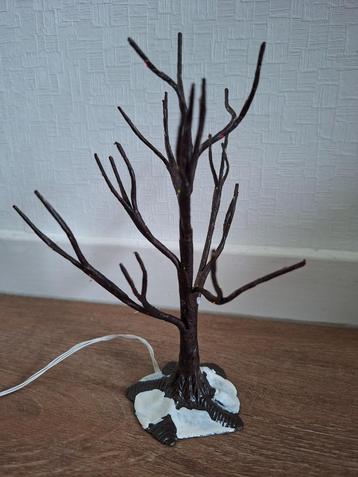 kerst boom met knipperende lichtjes beschikbaar voor biedingen