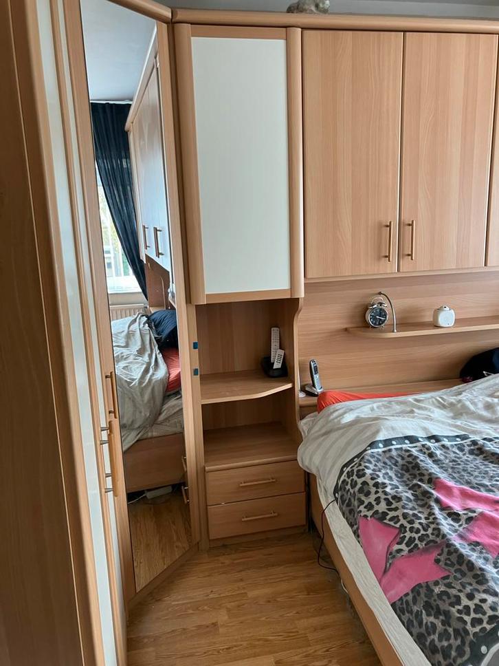 Slaapkamer met kasten, Huis en Inrichting, Slaapkamer | Bedden, Gebruikt, Tweepersoons, 160 cm, 200 cm, Hout, Beige, Ophalen