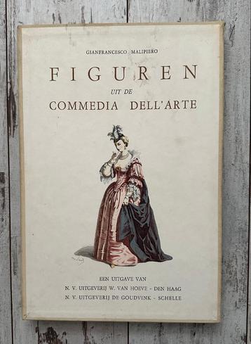 Figuren uit de commedia dell'arte beschikbaar voor biedingen