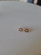 Goudkleurige Lipjes Oorbellen, Overige materialen, Nieuw, Ophalen of Verzenden, Knopjes of Stekers