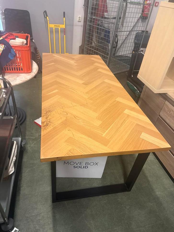 Eettafel visgraat met stalen poten - beschadigd 200x90xm, Huis en Inrichting, Tafels | Eettafels, Gebruikt, 100 tot 150 cm, 150 tot 200 cm