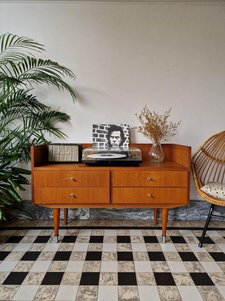 Vintage midcentury dressoir | platenspeler meubel | kast, Huis en Inrichting, Kasten | Dressoirs, Gebruikt, 100 tot 150 cm, 25 tot 50 cm