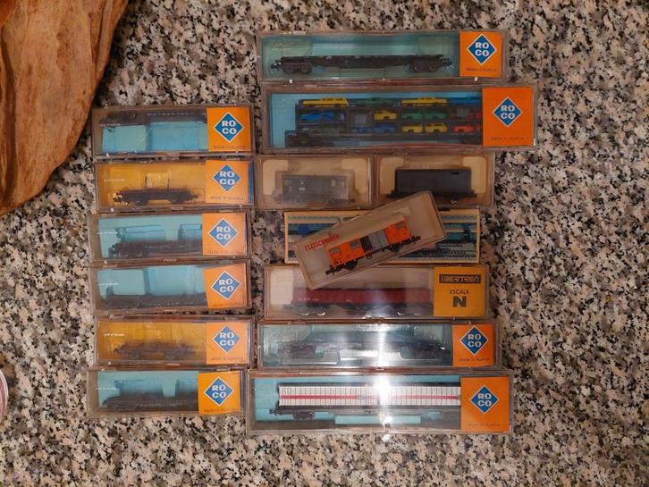 MOOIE PARTIJTJE TREINEN N 15 STUKS  ROCO/IBERTREN., Hobby en Vrije tijd, Modeltreinen | N-Spoor, Zo goed als nieuw, Wagon, Gelijkstroom