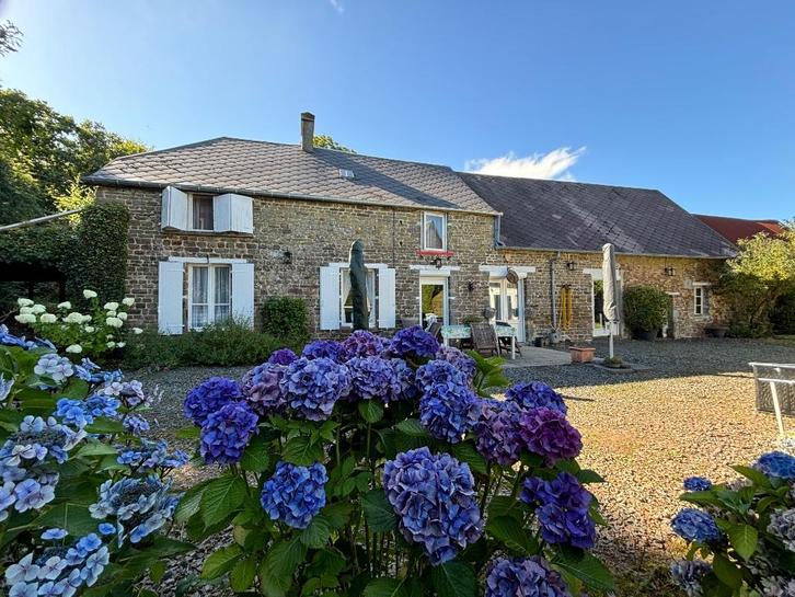 Gezinswoning te koop in Guilberville (Frankrijk), Huizen en Kamers, Buitenland, Frankrijk, Woonhuis, Landelijk