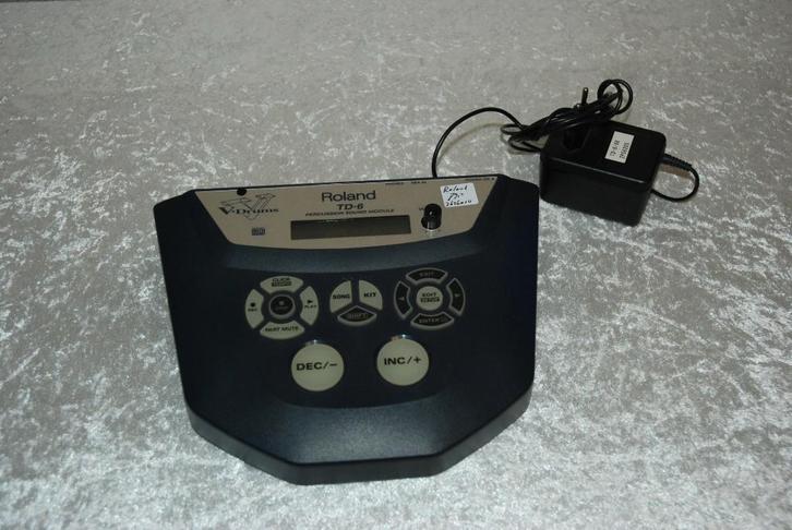 Roland Drummodule met adapter  TD-6    <26260111>, Muziek en Instrumenten, Instrumenten | Onderdelen, Gebruikt, Drums of Percussie