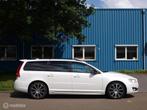 Volvo V70 AWD 2.4 D5 215 Aut6 Leer Xenon 18Velgen Pdc Mooi!, Automaat, Euro 5, Gebruikt, Zwart
