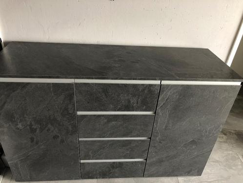 Modern Dressoir in Donkergrijze Steenlook – Veel Opbergruimt, Huis en Inrichting, Kasten | Dressoirs, Zo goed als nieuw, 100 tot 150 cm