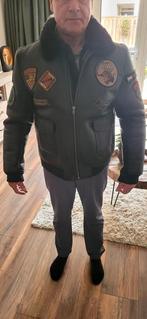 Zwaar lederen pilotenjack met badges. Echt runderleer!!, Ophalen of Verzenden, Zo goed als nieuw