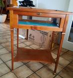 Louis XVI-stijl bijzetvitrine met facetgeslepen glas, Ophalen