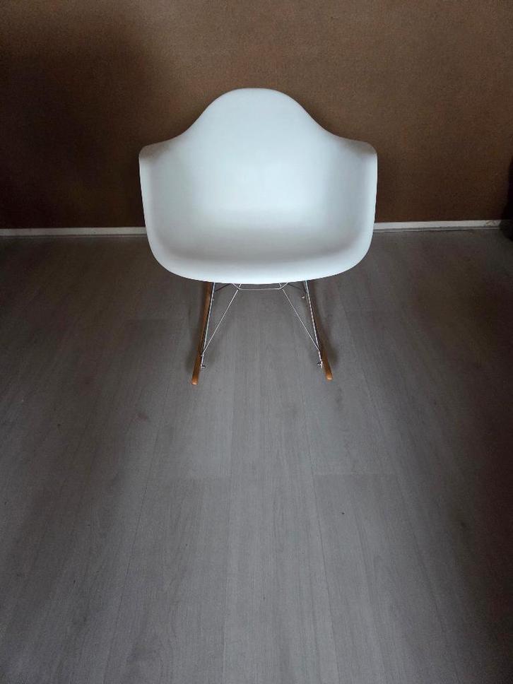 Schommelstoel wit (babykamer), Kinderen en Baby's, Kinderkamer | Inrichting en Decoratie, Zo goed als nieuw, Overige typen, Ophalen