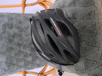 Agu wielrenhelm. Model Tesero, maat L/XL. 58 -  62 CM beschikbaar voor biedingen