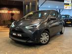 Toyota Aygo 1.0 VVT-i x-fun | Bluetooth | Lane assist, Stof, Gebruikt, Met garantie (alle), 4 stoelen