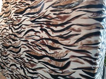 Dierenprint Lycra stof 165 lang x 150 breed  beschikbaar voor biedingen