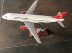 Amsterdam Airlines schaalmodel, schaal 1:100, Ophalen, Zo goed als nieuw, Schaalmodel