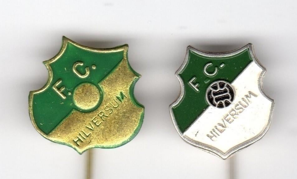 2 speldjes VOETBAL VERENIGING FC HILVERSUM (A10), Verzenden, Gebruikt, Overige onderwerpen