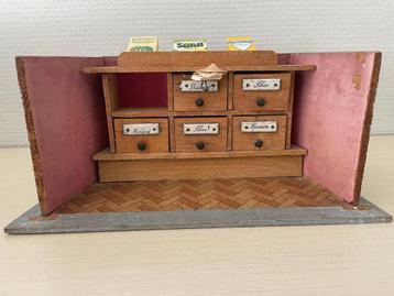 Vintage miniatuur kruidenierswinkeltje beschikbaar voor biedingen