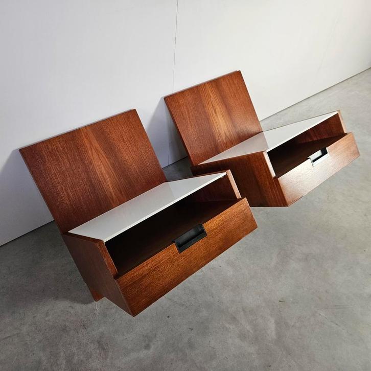 Vintage hangende nachtkastje Pastoe, Japanse serie, Verzamelen, Retro, Huis en Inrichting, Ophalen