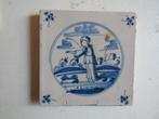 een antieke wandtegel met een herderin, Antiek en Kunst, Antiek | Wandborden en Tegels, Ophalen of Verzenden