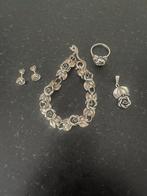 Zilveren armband, hanger, oorbellen en ring, Sieraden, Tassen en Uiterlijk, Antieke sieraden, Ophalen, Zilver, Armband