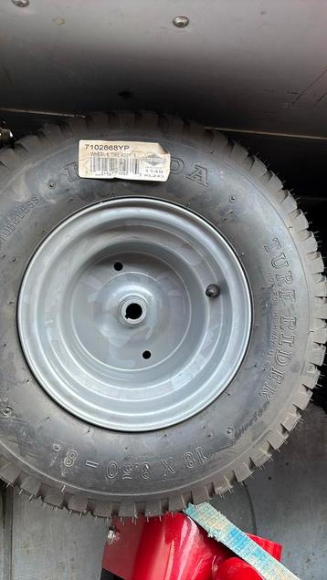 nieuwe achter band zitmaaier 7102668YP velg & band cpl, 18 beschikbaar voor biedingen