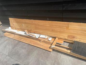 Gratis hout beschikbaar voor biedingen