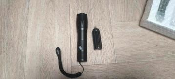 Zaklamp . Nieuw  beschikbaar voor biedingen