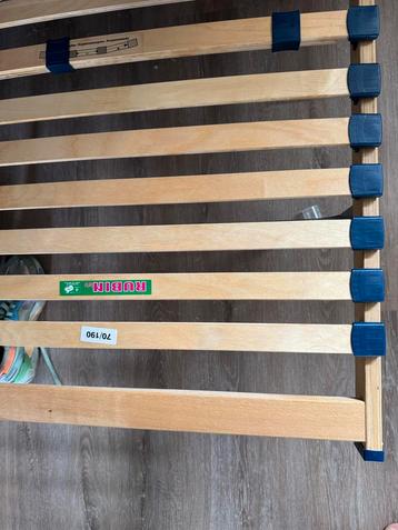 Bed 140x190 - Ideaal voor kleine kamers! beschikbaar voor biedingen