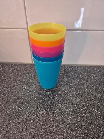 Kleurrijke Plastic Bekers - 6 Stuks - Onbreekbaar beschikbaar voor biedingen