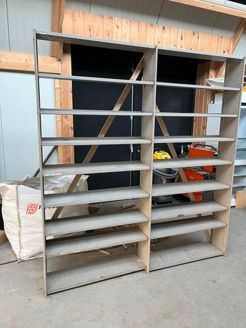 4 IJzeren Stellingen - Magazijnstellingen beschikbaar voor biedingen