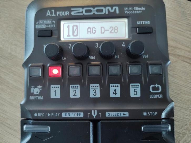 Zoom A1 Four Multi-effect Processor, Muziek en Instrumenten, Effecten, Zo goed als nieuw, Multi-effect, Ophalen of Verzenden