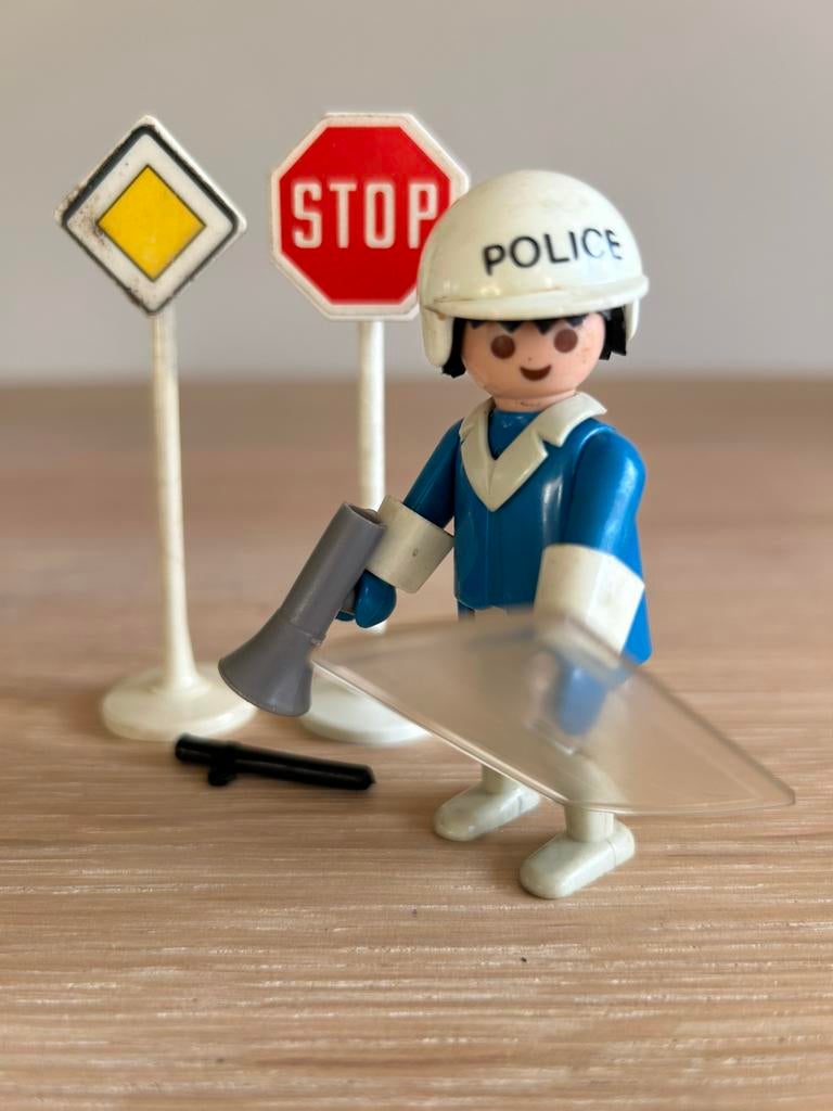 Vintage playmobil set uit 1975 nr. 3324 Politieagent, Kinderen en Baby's, Speelgoed | Playmobil, Ophalen of Verzenden, Gebruikt