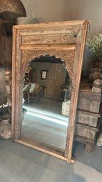 Houten spiegel uit india, Ophalen