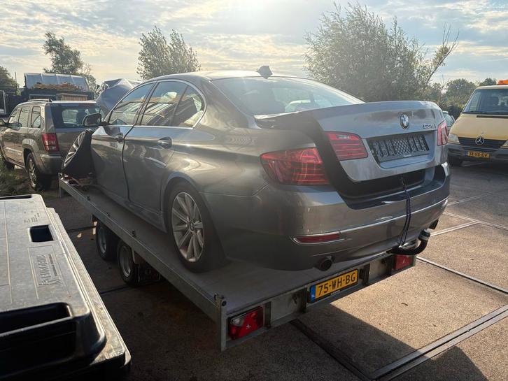 BMW 535i Onderdelen - Sloper, Auto diversen, Schadeauto's, BMW, Automaat, Benzine, Sedan, Zilver of Grijs, Ophalen of Verzenden