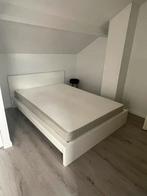 Bed MALM inclusief lattenbodem, matras en set beddengoed, Huis en Inrichting, Slaapkamer | Bedden, Ophalen, Eenpersoons, Wit, 140 cm