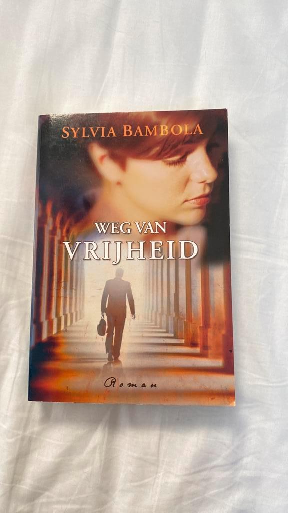 S. Bambola - Weg van vrijheid als nieuw, Boeken, Romans, Zo goed als nieuw, Ophalen