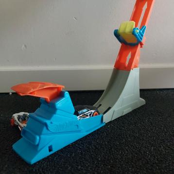 Hotwheels stunt set lanceerder  beschikbaar voor biedingen