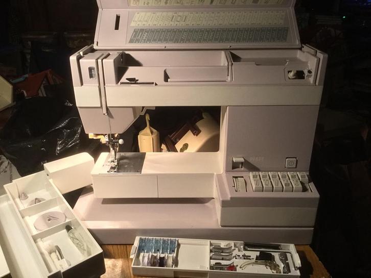 Naaimachine Phaff tipmatic 1051, Hobby en Vrije tijd, Naaimachines en Toebehoren, Zo goed als nieuw, Naaimachine, Pfaff, Ophalen