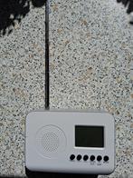 Een nieuw wit "Radiootje" met multifunctionele alarmklok., Ophalen of Verzenden, Nieuw, Transistorradio