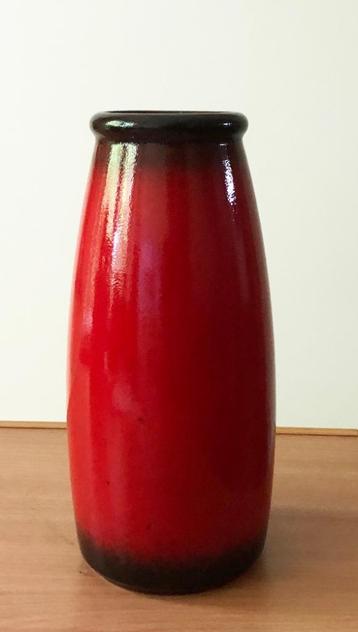Vintage Steuler W. Germany rood-zwarte vaas van keramiek beschikbaar voor biedingen