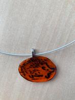 Oranje glashanger met witte spang, Sieraden, Tassen en Uiterlijk, Kettingen, Ophalen of Verzenden, Nieuw, Oranje, Overige materialen