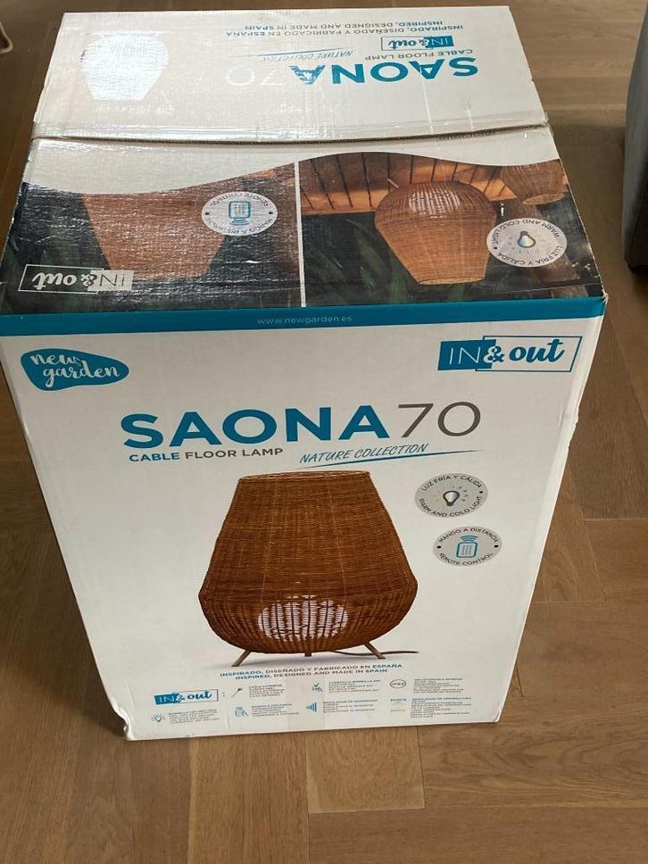 SAONA 70 BUITENLAMP (NIEUW), Tuin en Terras, Buitenverlichting, Nieuw, Vloerlamp, Overige materialen, Minder dan 50 watt, Netvoeding