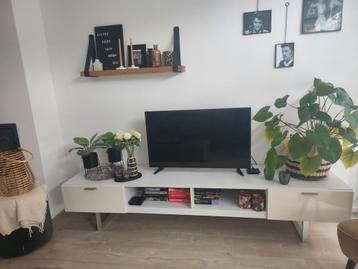 NU Of NOOIT! Modern wit wand/tv-meubel beschikbaar voor biedingen