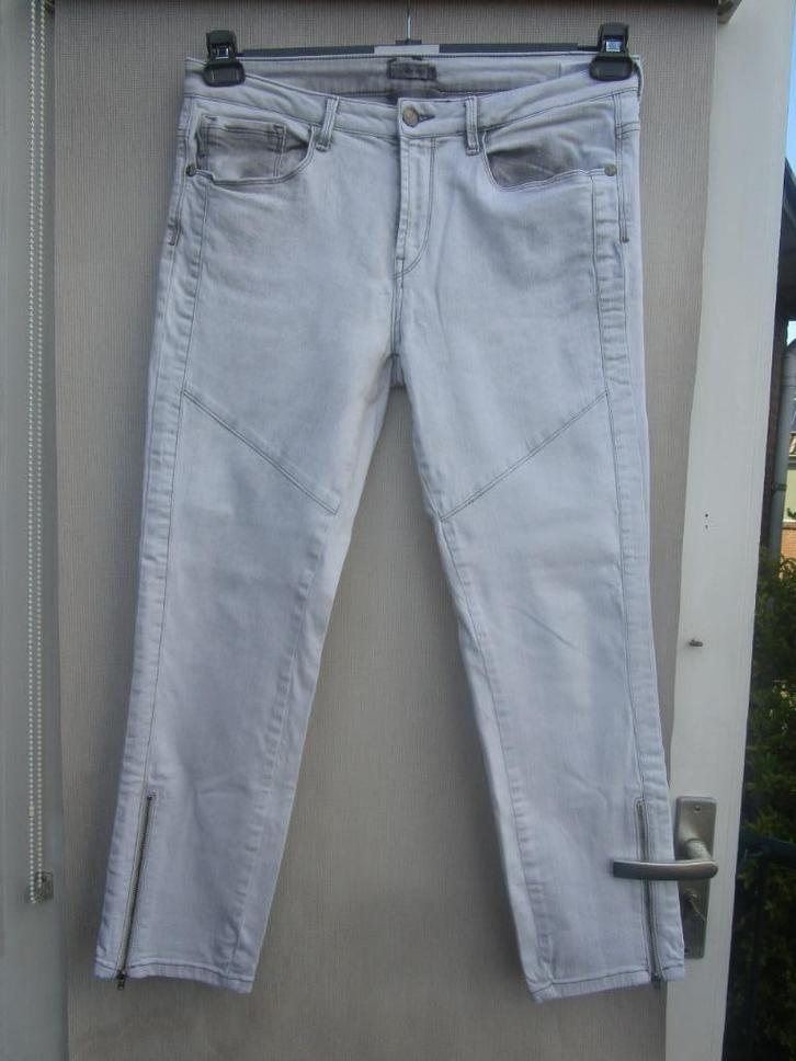 Broek  DIDI mt 40 plus, kleine 42.  wittig/grijs., Kleding | Dames, Broeken en Pantalons, Zo goed als nieuw, Maat 38/40 (M), Grijs