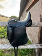 KM Custom zadel 17,5 inch MW, Dieren en Toebehoren, Ophalen, Zo goed als nieuw, Dressuur