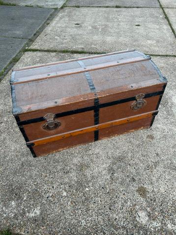 Antieke Reiskoffer / Koffer beschikbaar voor biedingen