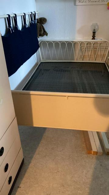 Twijfelaar metalen bedframes te koop