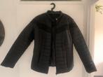 Zwarte gewatteerde jas met details mt 44; valt klein, Kleding | Dames, Ophalen of Verzenden, Zo goed als nieuw, Maat 42/44 (L)