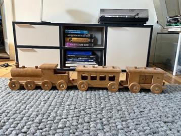 Vintage houten trein set beschikbaar voor biedingen