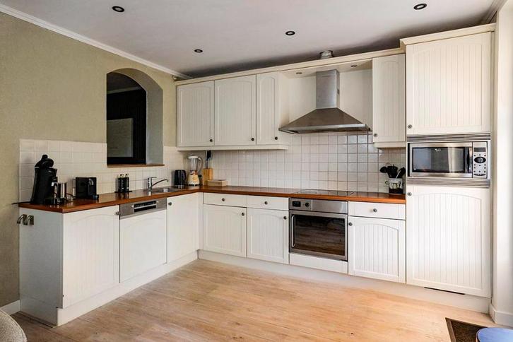 SFEERVOLLE LANDELIJKE KEUKEN met apparatuur, Huis en Inrichting, Keuken | Complete keukens, Gebruikt, Hoekkeuken, Crème, Kunststof