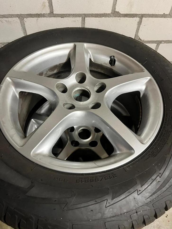 Goodyear Ultra Grip winterbanden op velg maat 215/65R16., Auto-onderdelen, Banden en Velgen, Banden en Velgen, Winterbanden, 16 inch